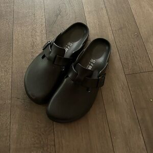 Size 10 birkenstock clogs!